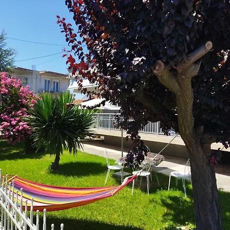 Martha's House Apartmán Vromerí